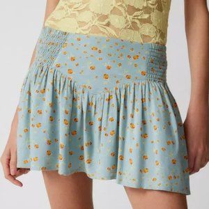 UO Auriella Drop-Waist Floral Mini Skirt / Skort Ruch Stretch Waist W/ Shorts